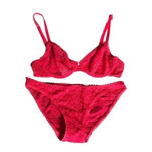 Vintage Huit Made in France Lingire Set Red Emboirdered Flowers